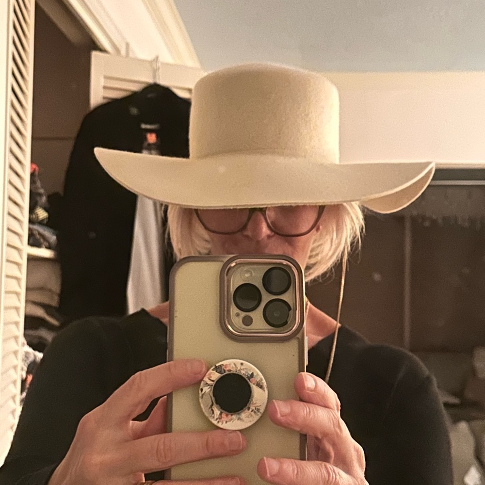 All Saints Cream Felt Hat with Gold Chain - Picture 8 of 8